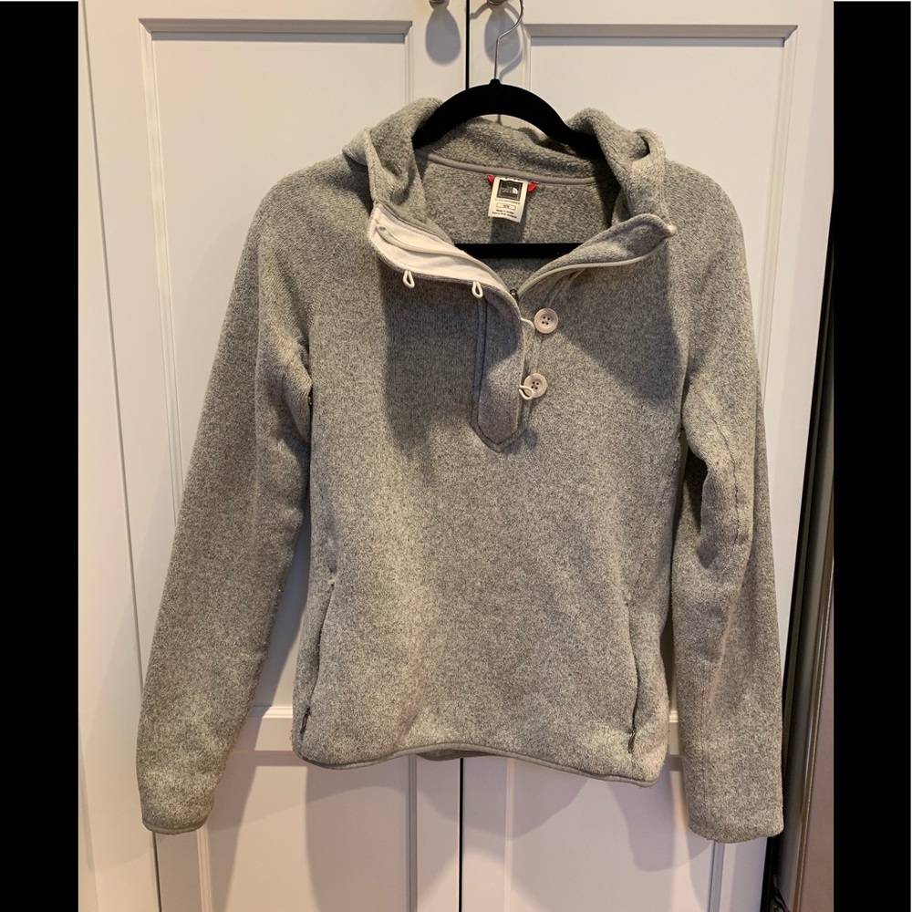 North Face Women’s Pullover
